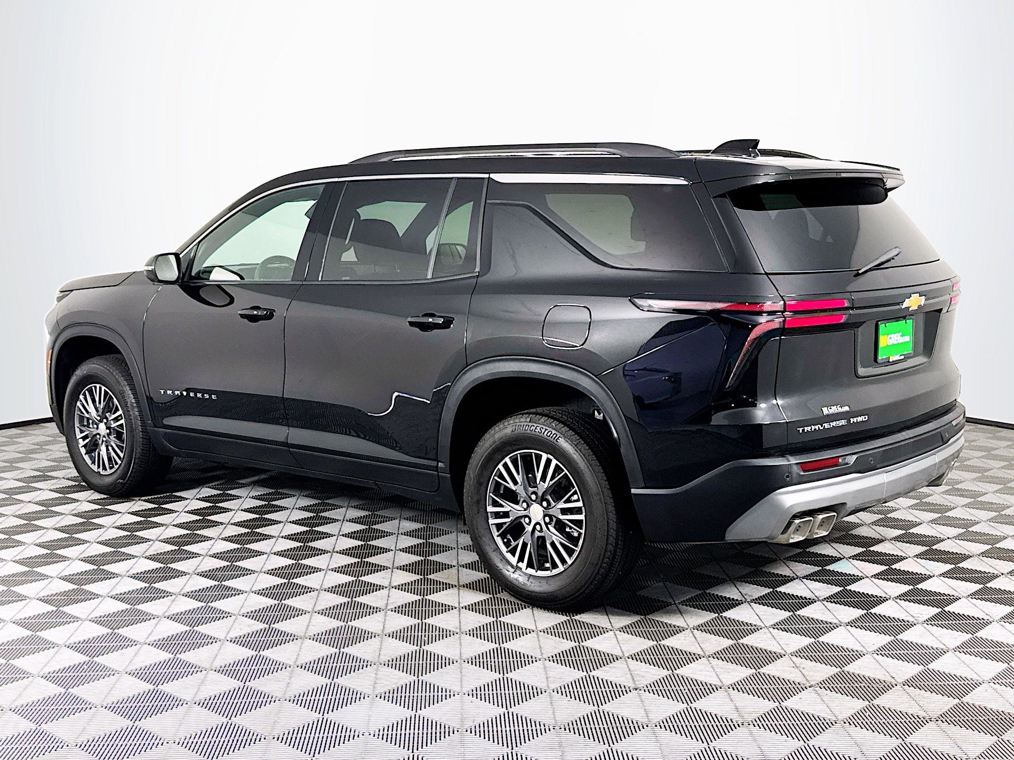 Used 2026 Chevrolet Traverse LT AWD/4WD image 6