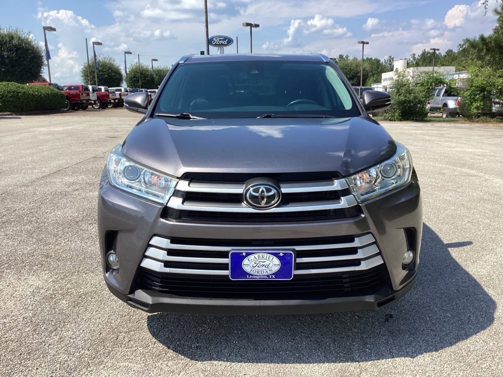Used 2019 Toyota Highlander XLE image 2
