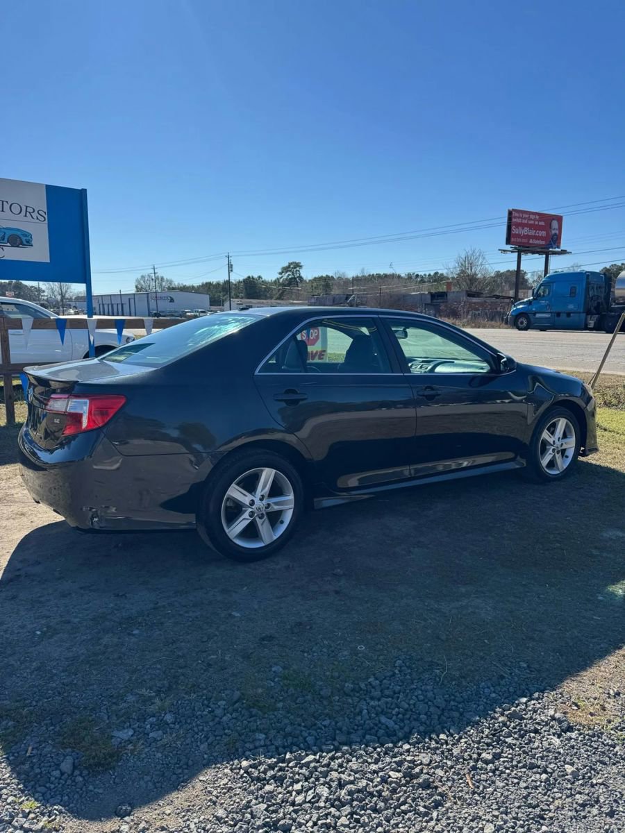 Used 2014 Toyota Camry SE w/ Leather Package image 10