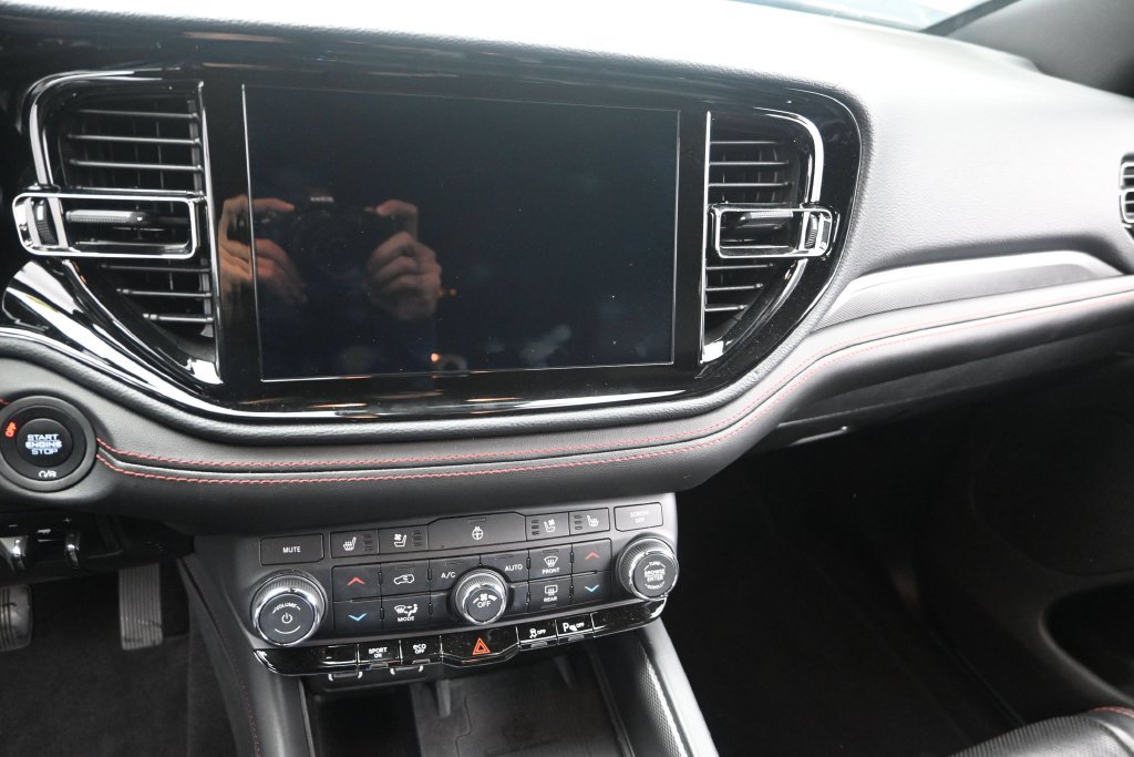 Used 2024 Dodge Durango R/T RWD image 13