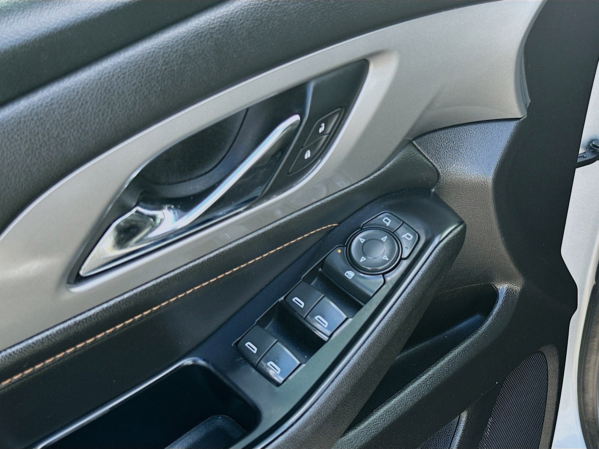 Used 2019 Chevrolet Traverse LS FWD image 14