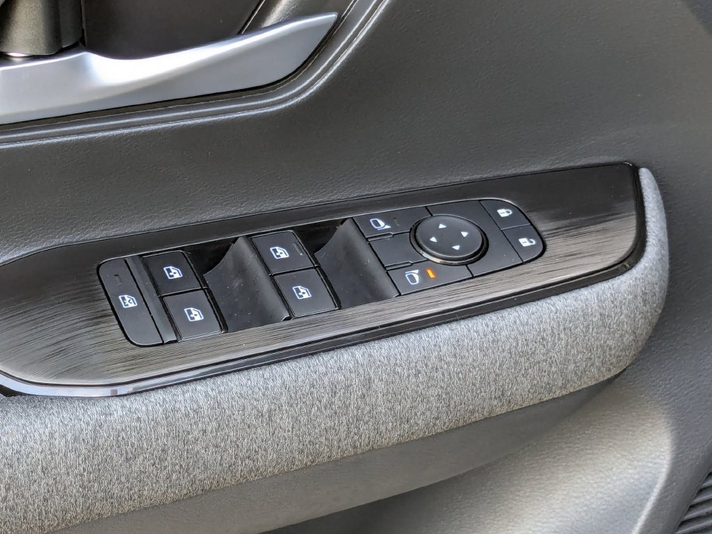 New 2026 Nissan Kicks SV AWD/4WD image 12