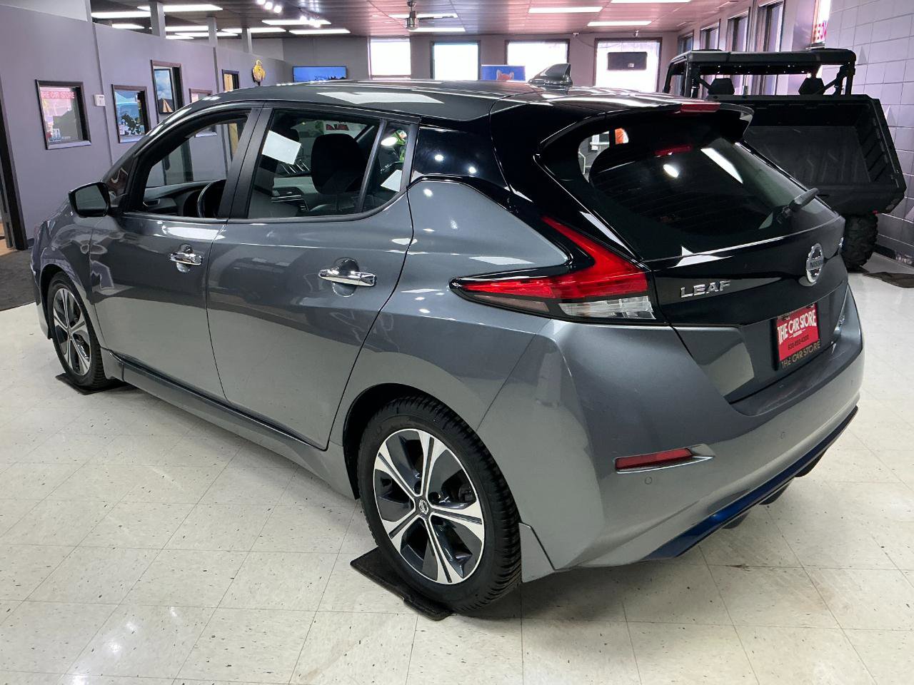 Used 2020 Nissan Leaf SV w/ SV Technology Package image 4