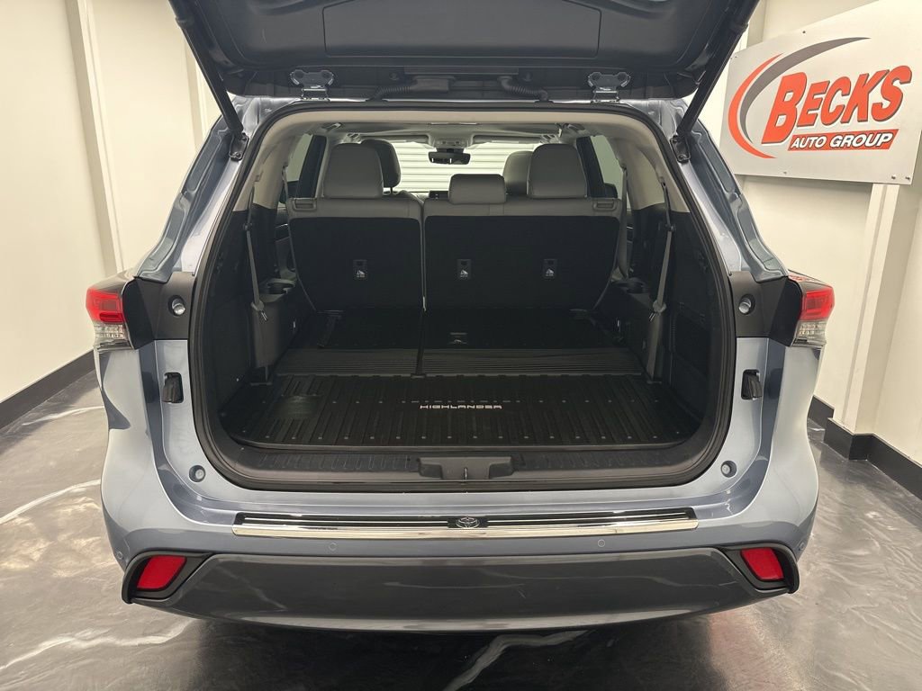 Used 2020 Toyota Highlander Limited image 26