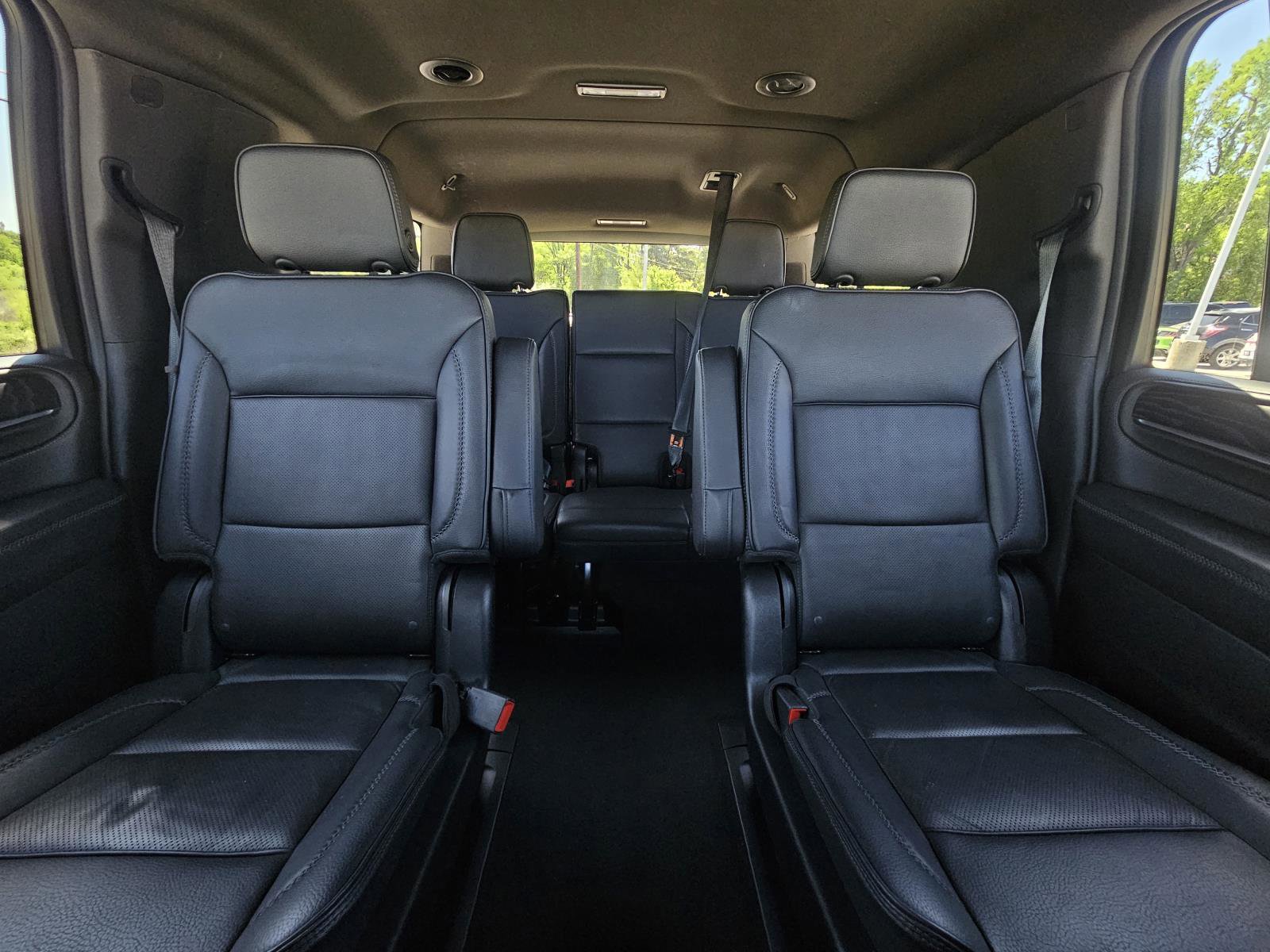 Used 2024 GMC Yukon XL Denali AWD/4WD image 34