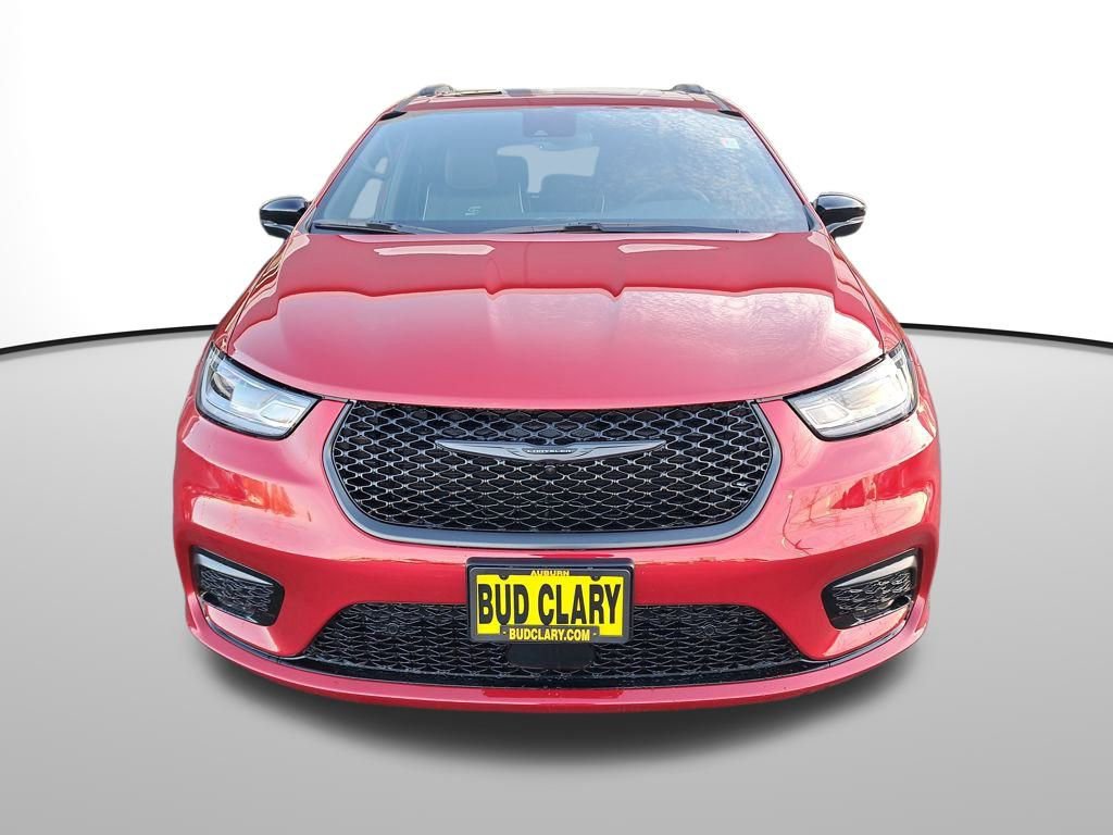 New 2026 Chrysler Pacifica Limited w/ Uconnect Theater Family Group image 9