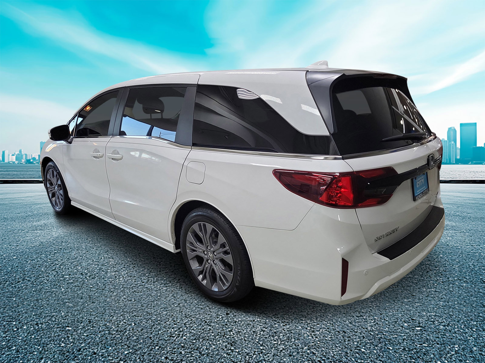 Certified 2025 Honda Odyssey Touring image 3