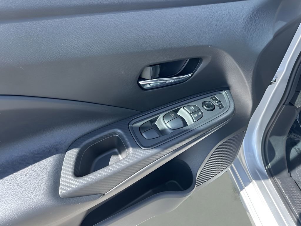 Used 2025 Nissan Versa SV image 23