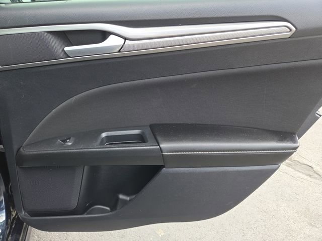 Used 2020 Ford Fusion SE image 24