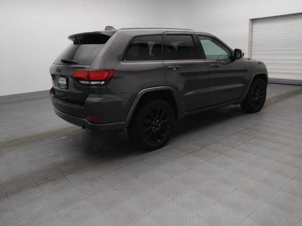 Used 2019 Jeep Grand Cherokee Altitude AWD/4WD image 10