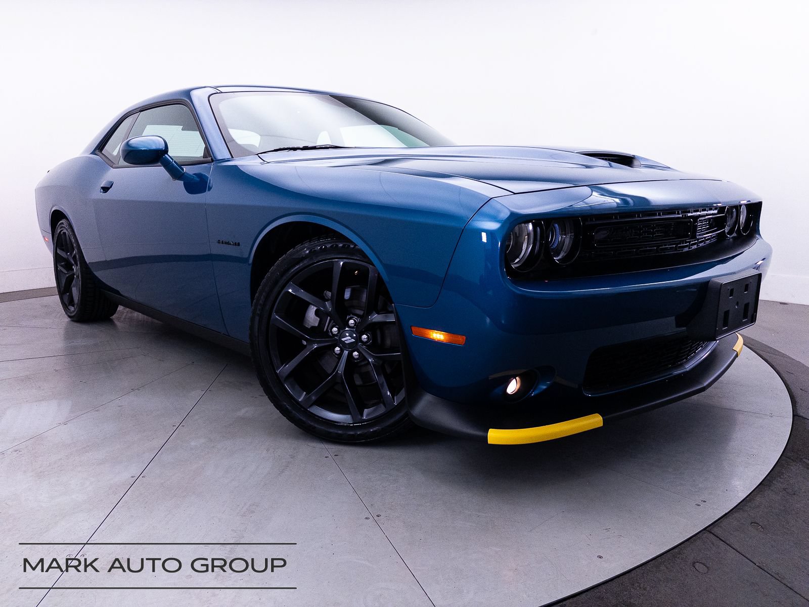 Used 2021 Dodge Challenger R/T w/ Driver Convenience Group RWD image 1
