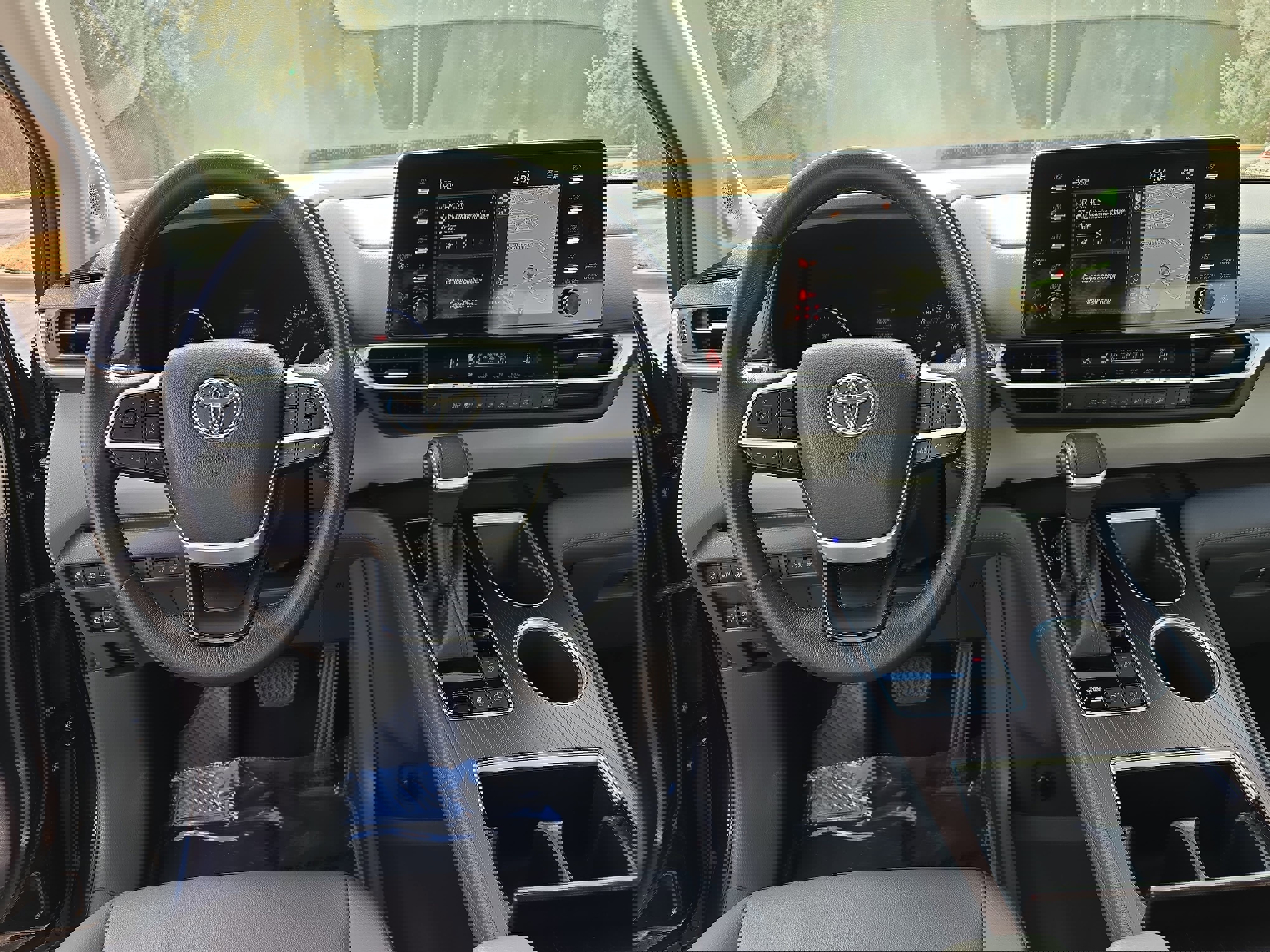 Used 2021 Toyota Sienna XLE w/ XLE Plus Package image 17