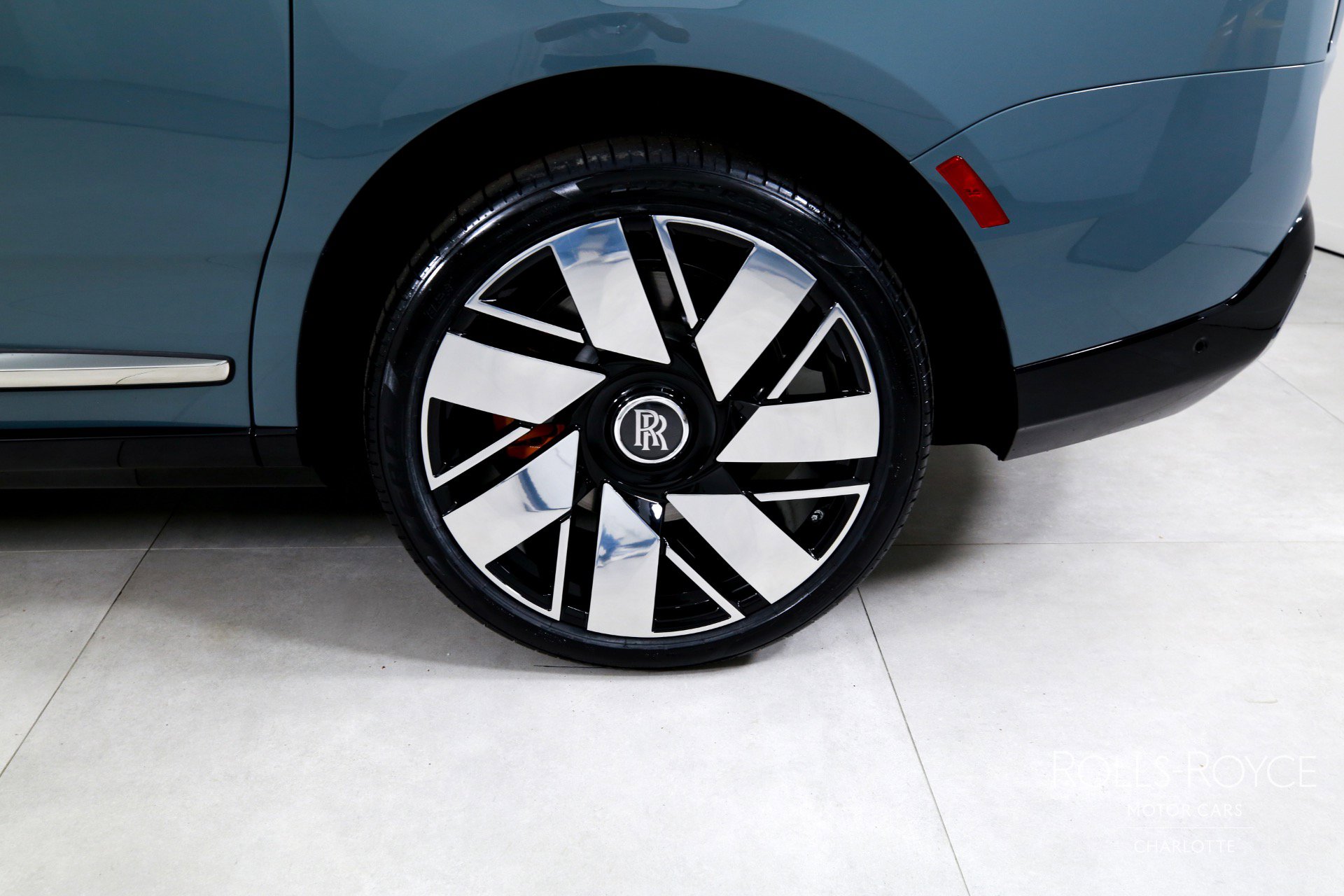 Certified 2025 Rolls-Royce Cullinan image 46