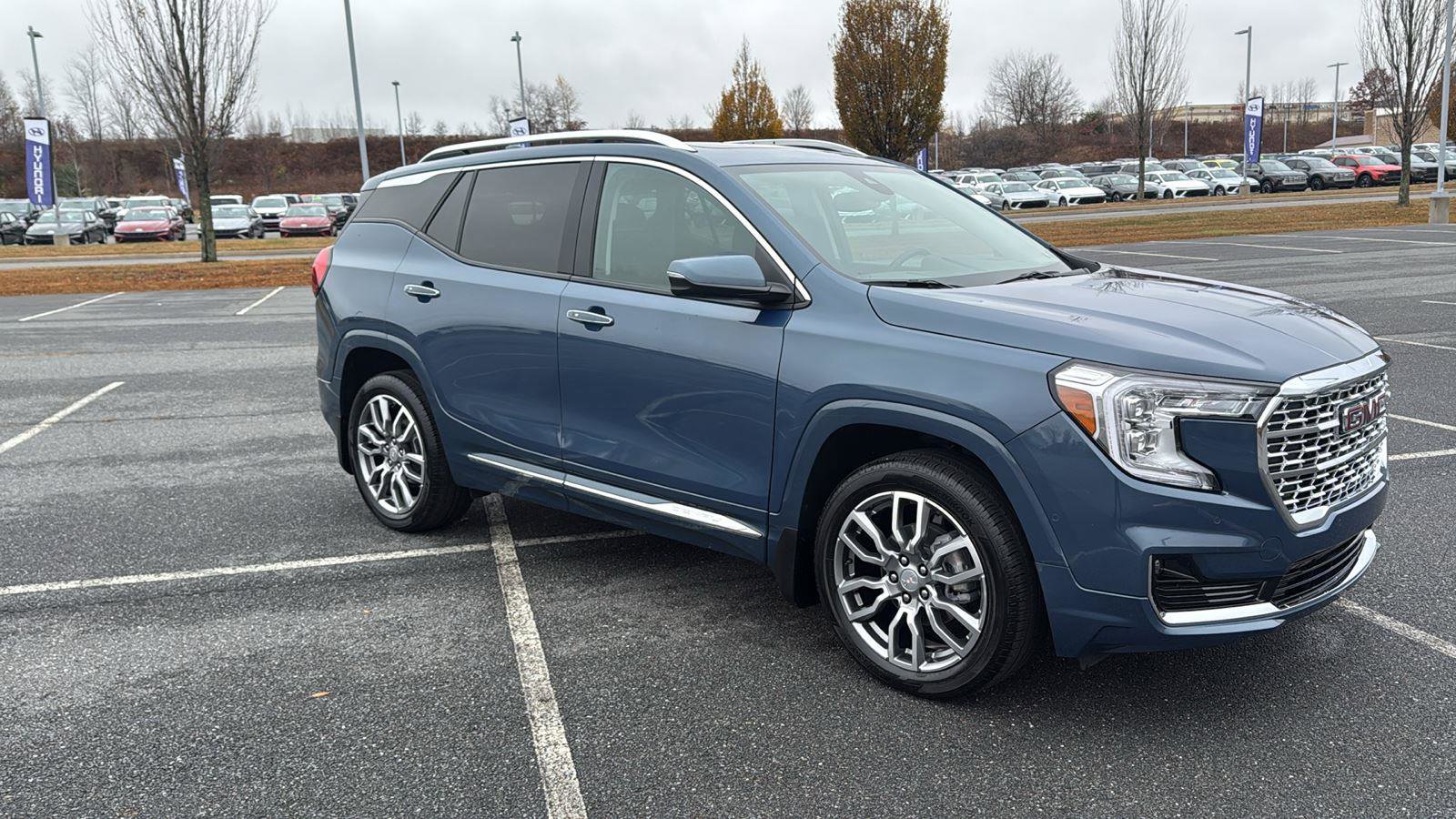 Used 2024 GMC Terrain Denali w/ Denali Premium Package image 2
