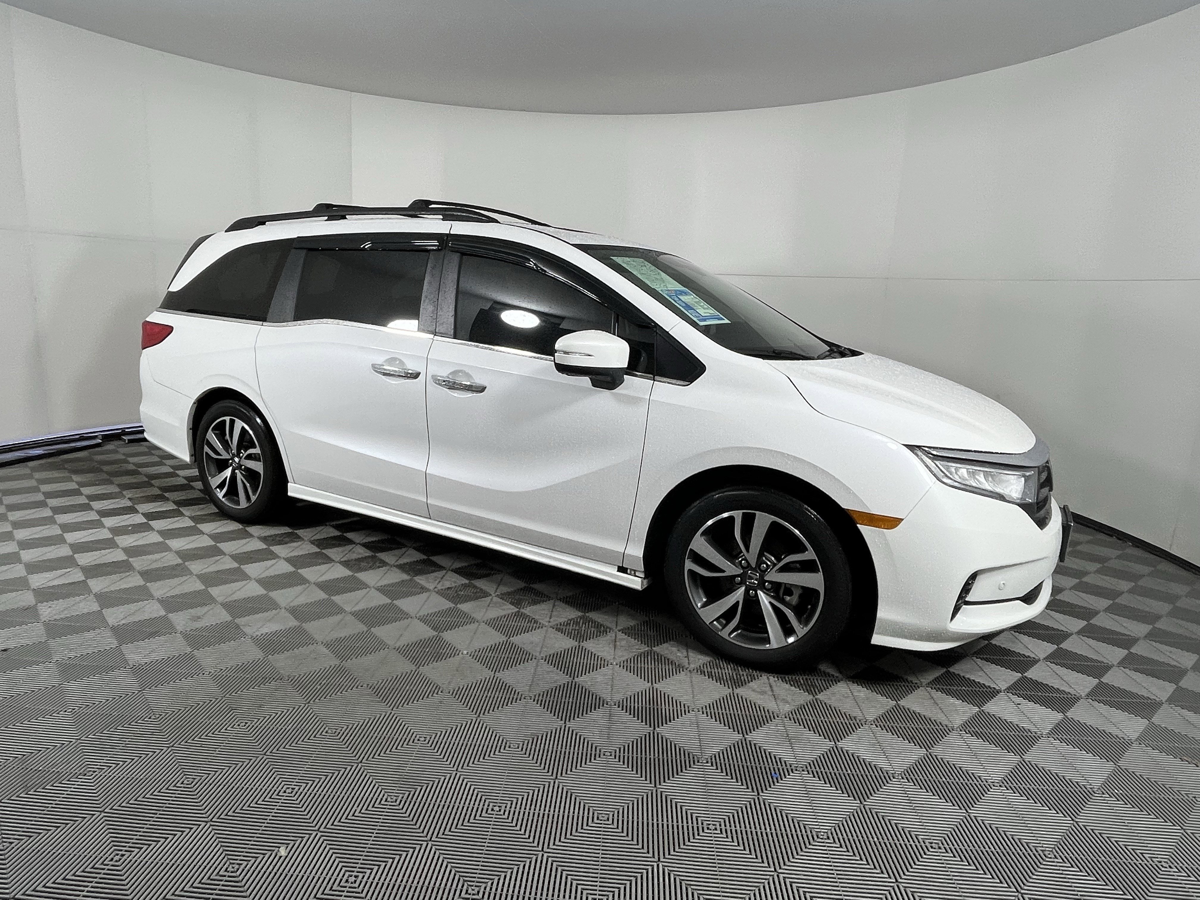 Used 2024 Honda Odyssey Touring image 7