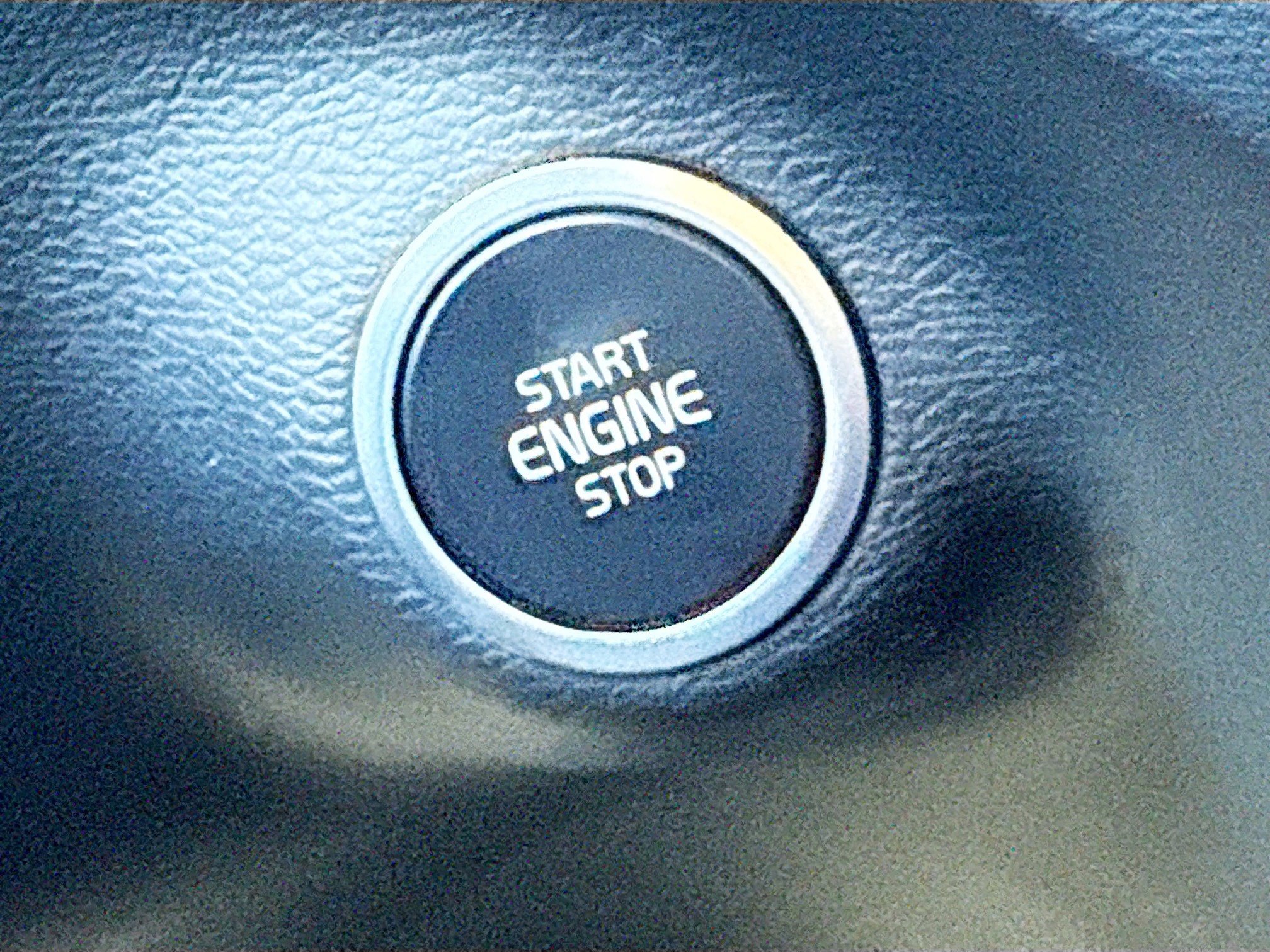 Used 2025 Volvo XC40 B5 Ultra image 37