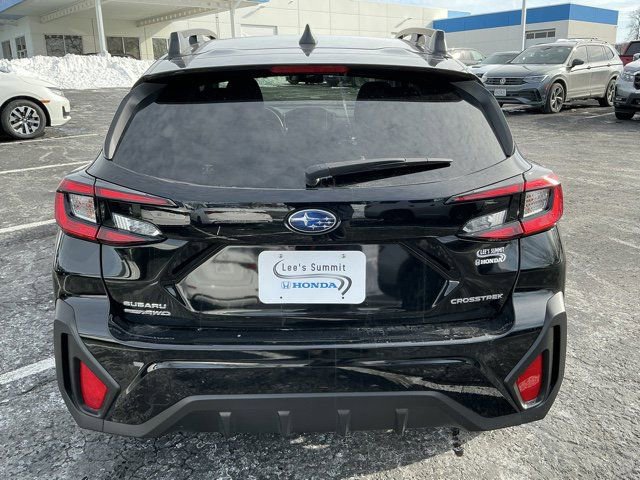 Used 2024 Subaru Crosstrek 2.0i Premium image 4
