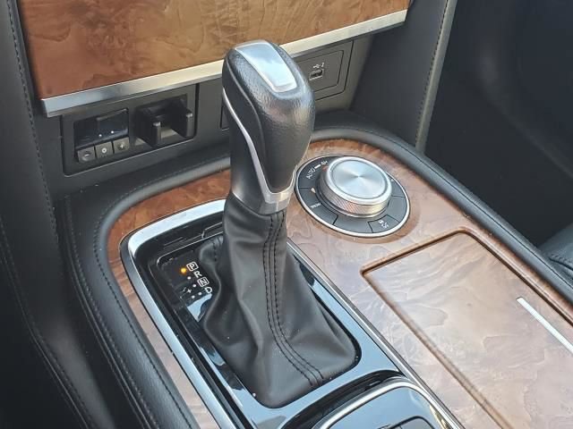 Used 2024 Nissan Armada SL w/ Captain's Chairs Package AWD/4WD image 32