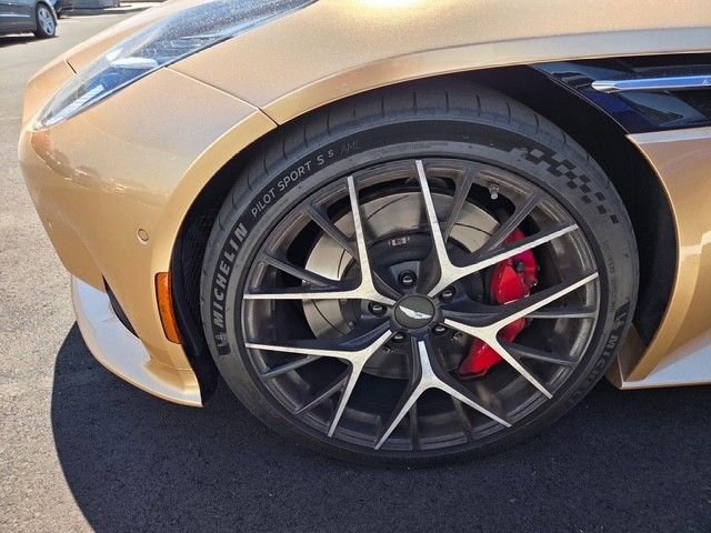 Used 2025 Aston Martin DB12 Coupe image 3