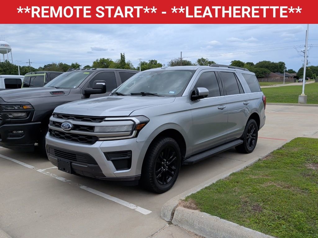 Used 2024 Ford Expedition XLT RWD image 3