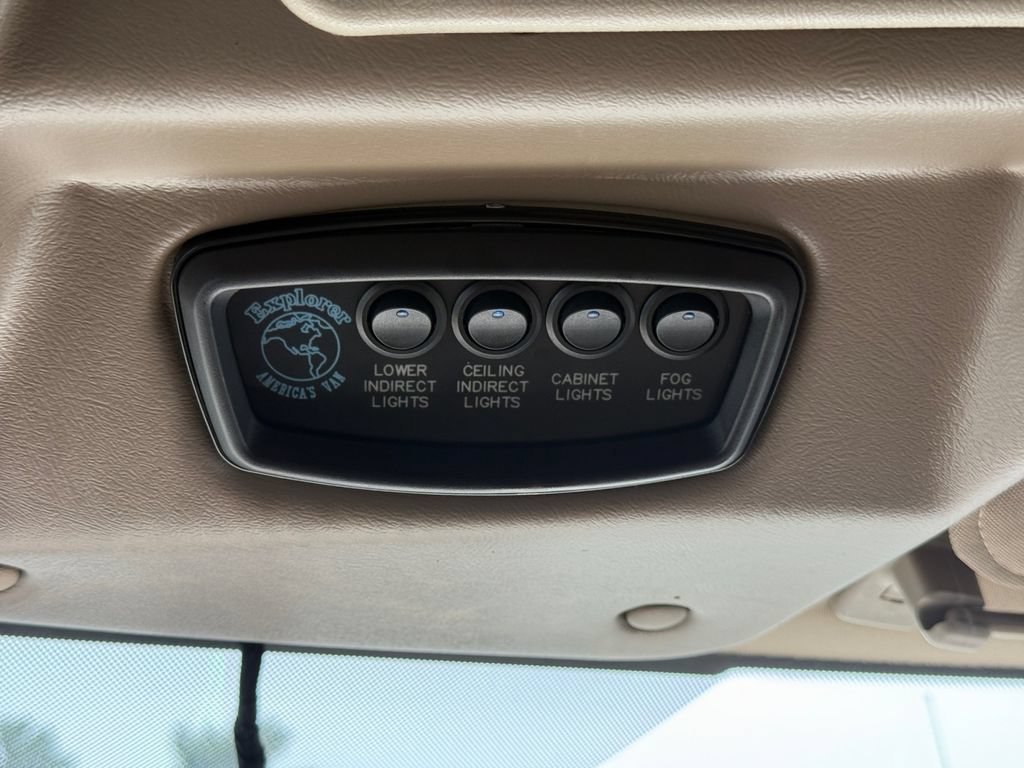 Used 2018 Chevrolet Express 2500 w/ Enhanced Convenience Package RWD image 19