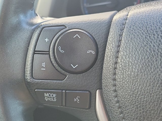 Used 2018 Toyota RAV4 XLE FWD image 23