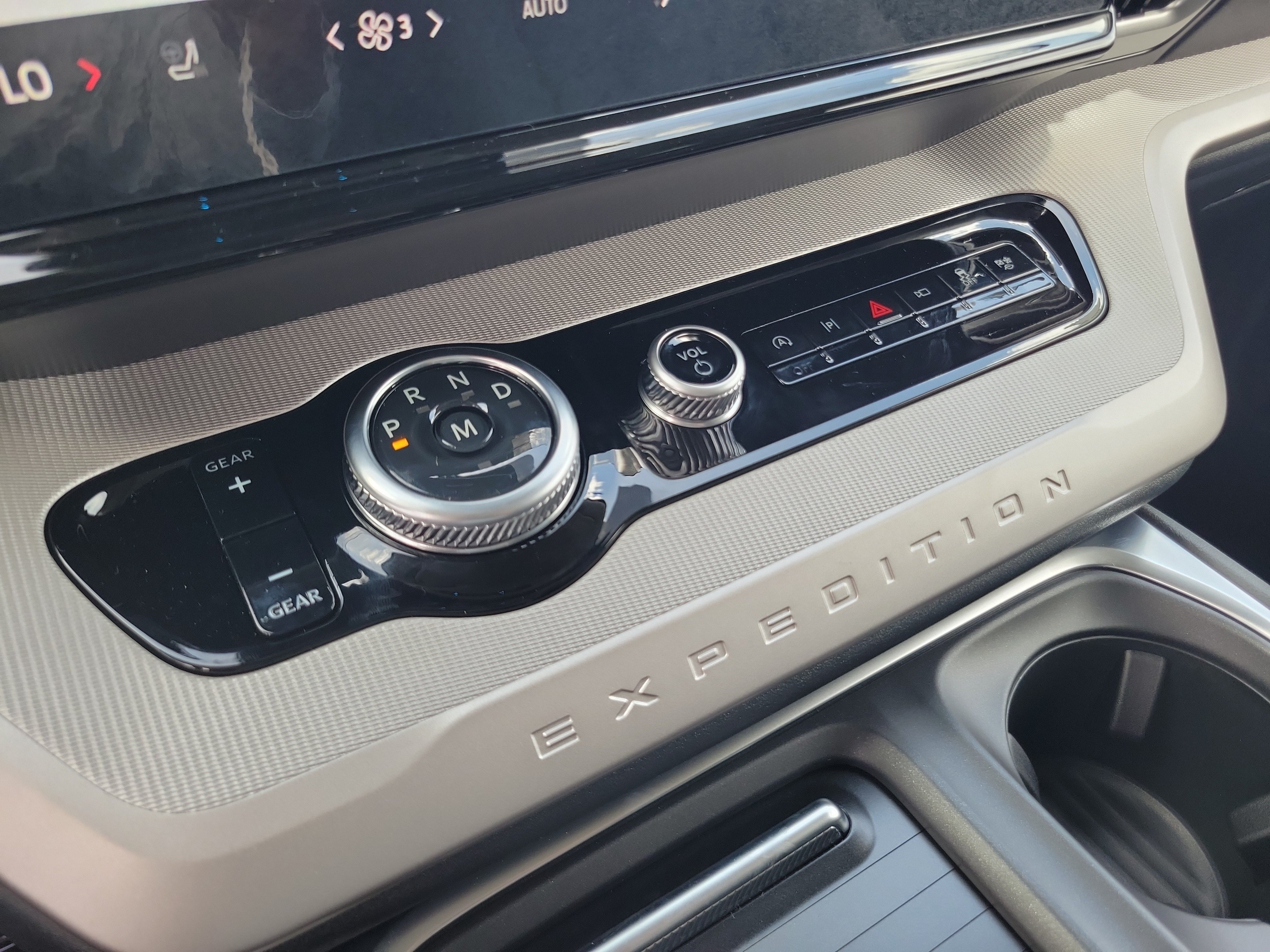 New 2027 Ford Expedition Max Active RWD image 18