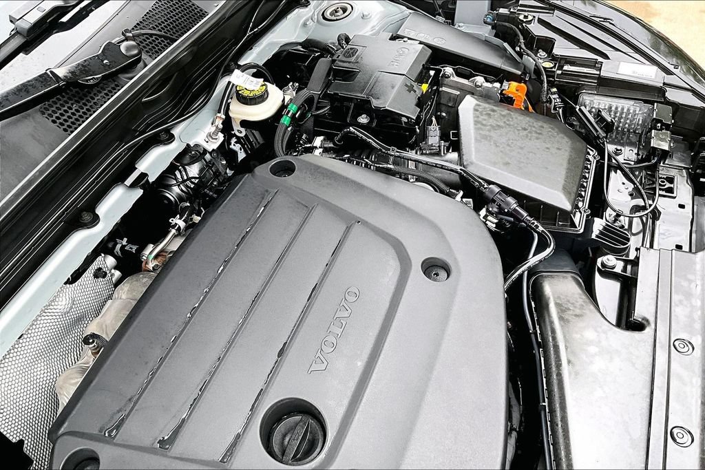 Used 2026 Volvo XC40 B5 Plus AWD/4WD image 45