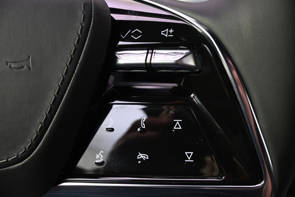 New 2026 Cadillac Vistiq Platinum image 35