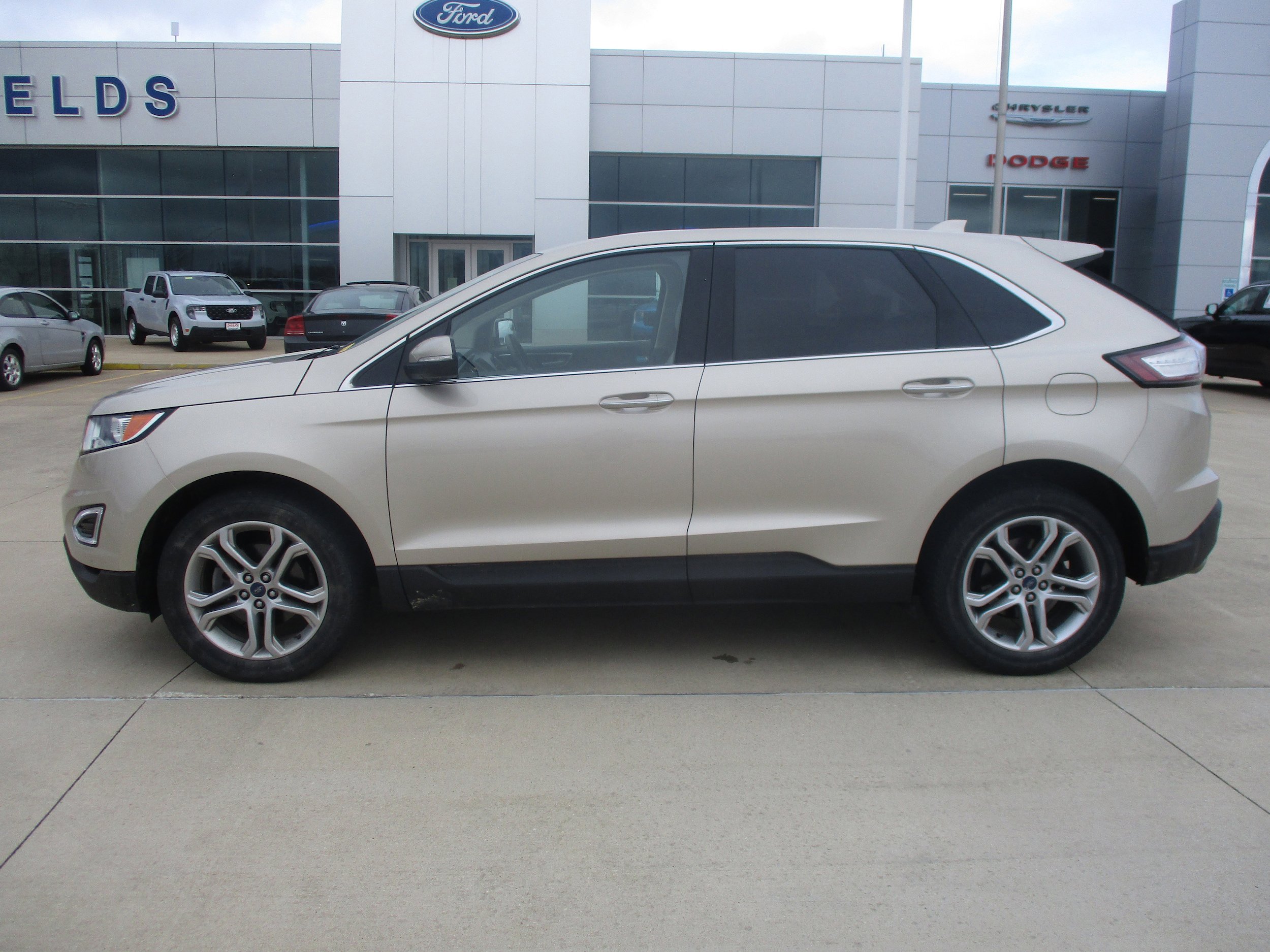 Used 2017 Ford Edge Titanium w/ Cold Weather Package FWD image 2
