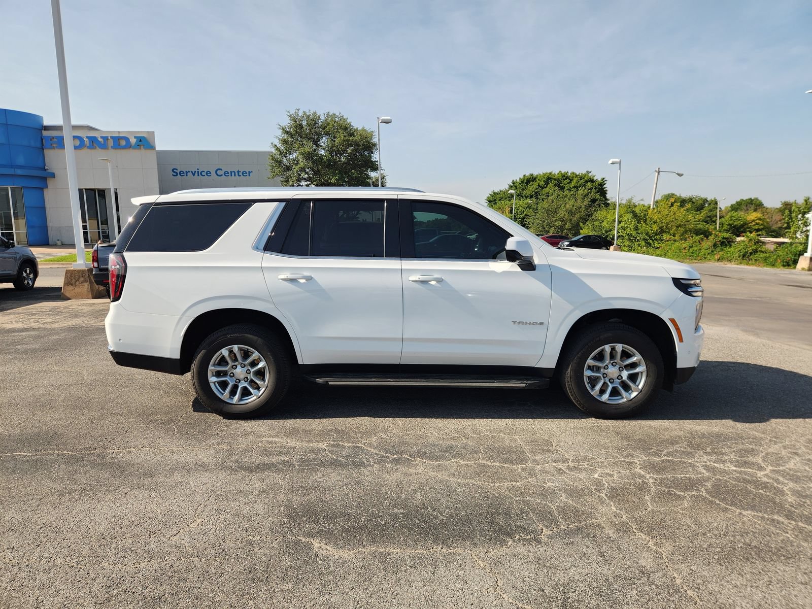 Used 2025 Chevrolet Tahoe LS RWD image 7