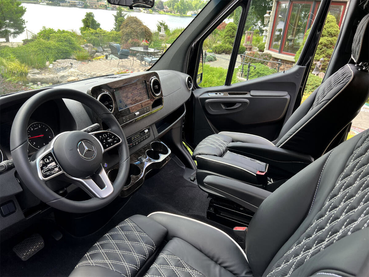 Used 2024 Mercedes-Benz Sprinter 3500 image 22