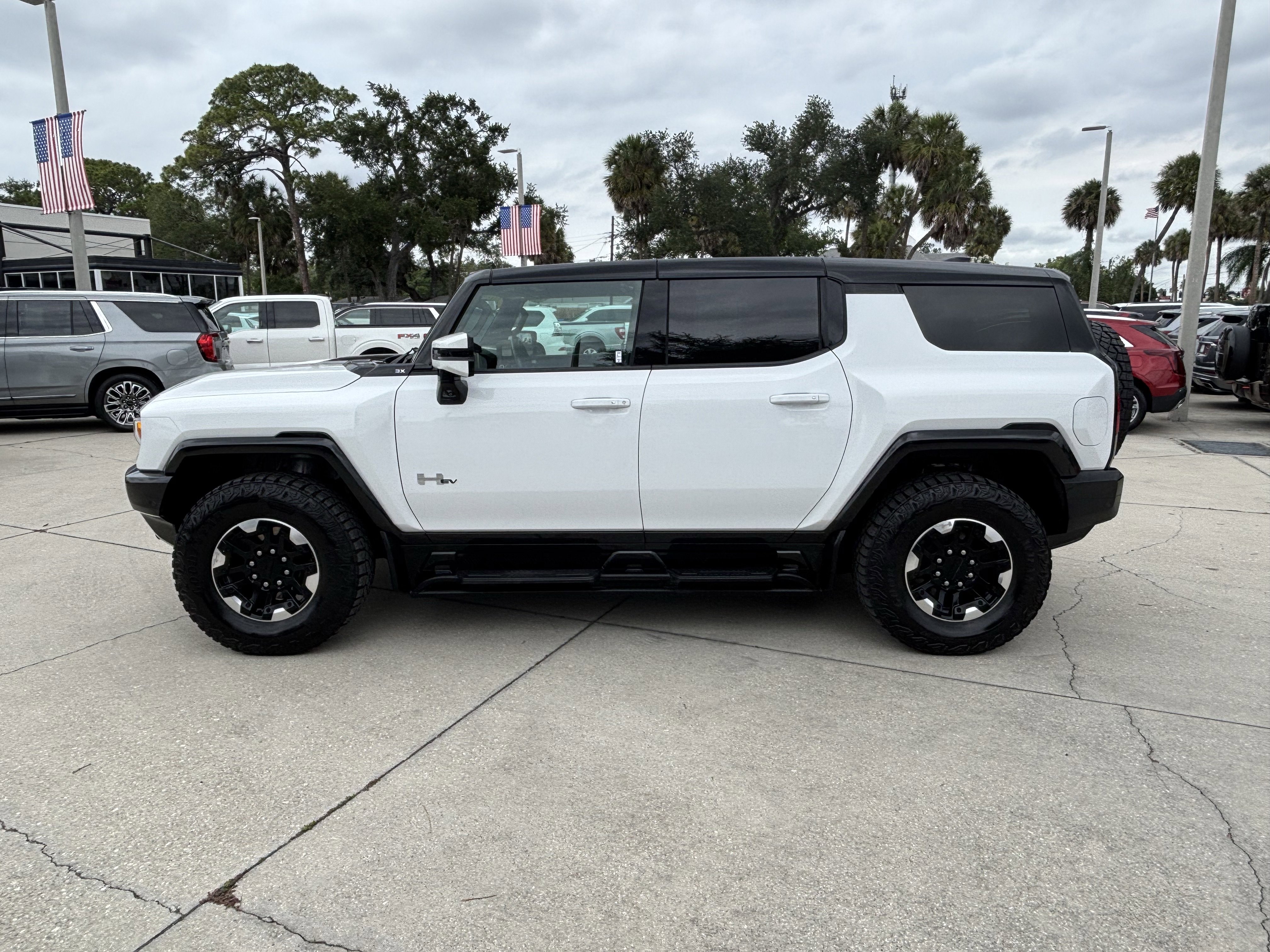 Used 2025 GMC Hummer EV 3X w/ Extreme Off-Road Package AWD/4WD image 2