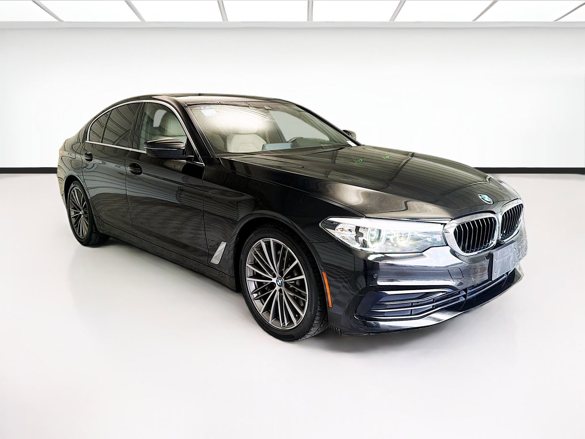 Used 2019 BMW 530i w/ Convenience Package RWD image 3