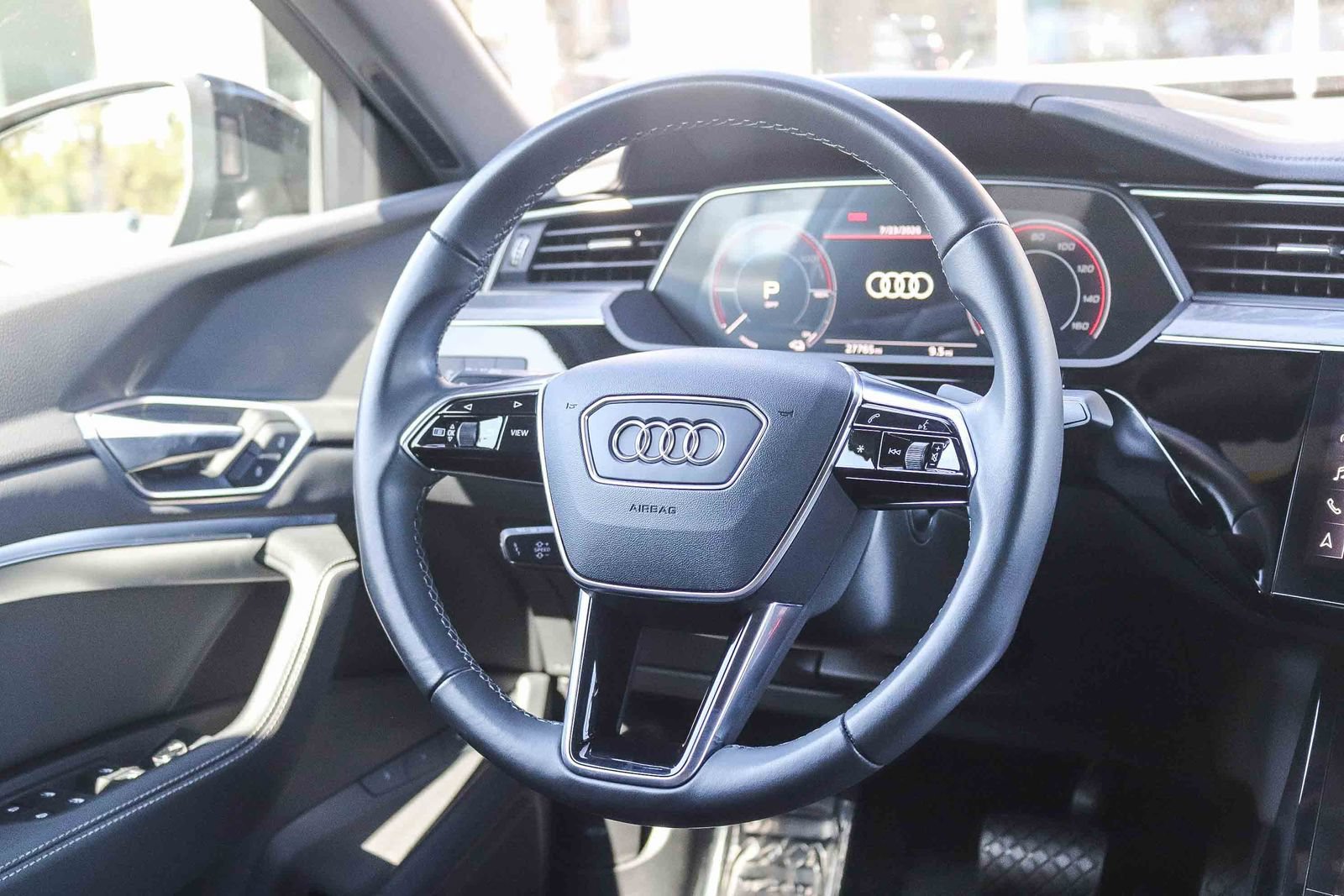 Certified 2024 Audi Q8 e-tron Premium AWD/4WD image 17