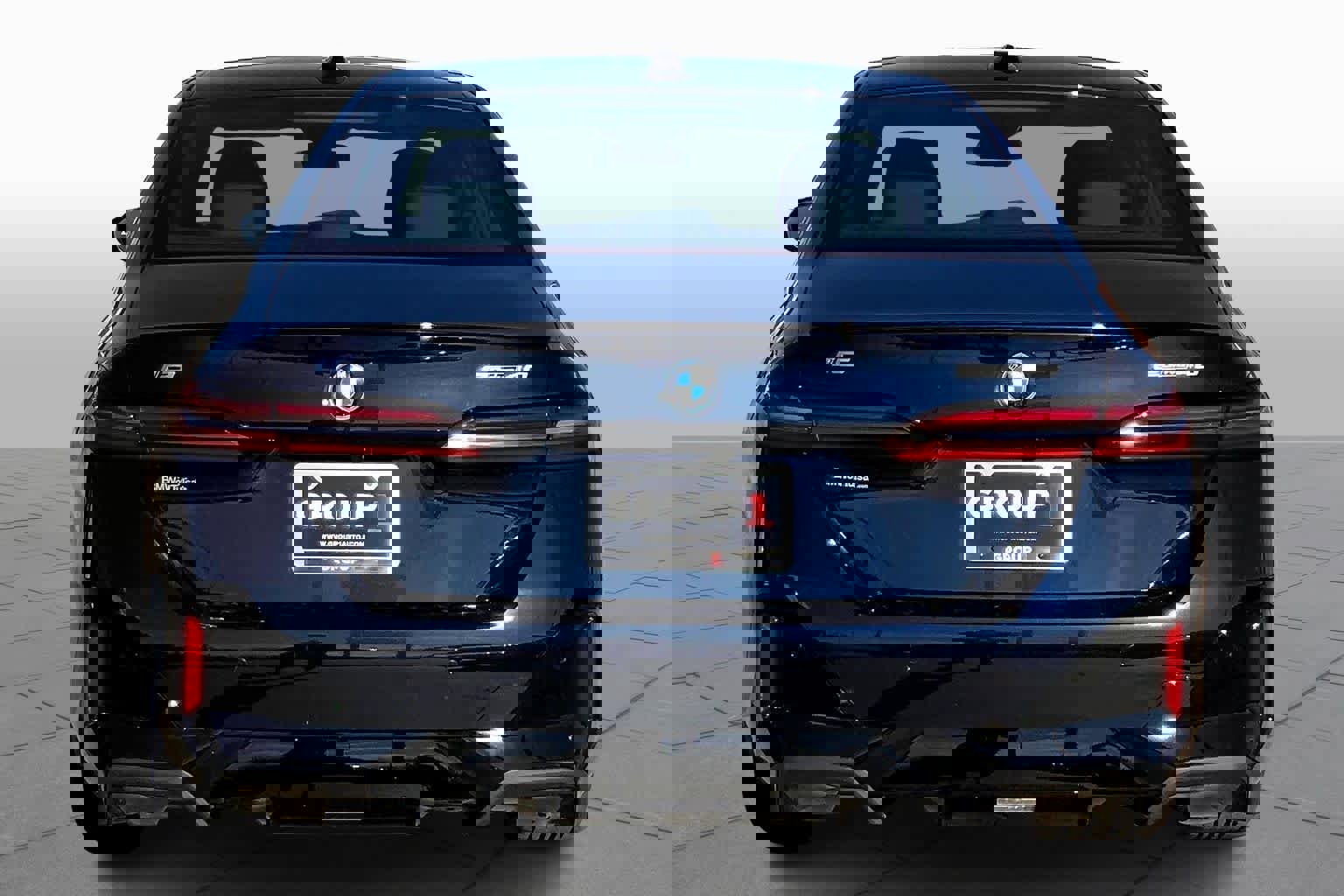 New 2026 BMW i5 eDrive40 w/ M Sport Package image 4