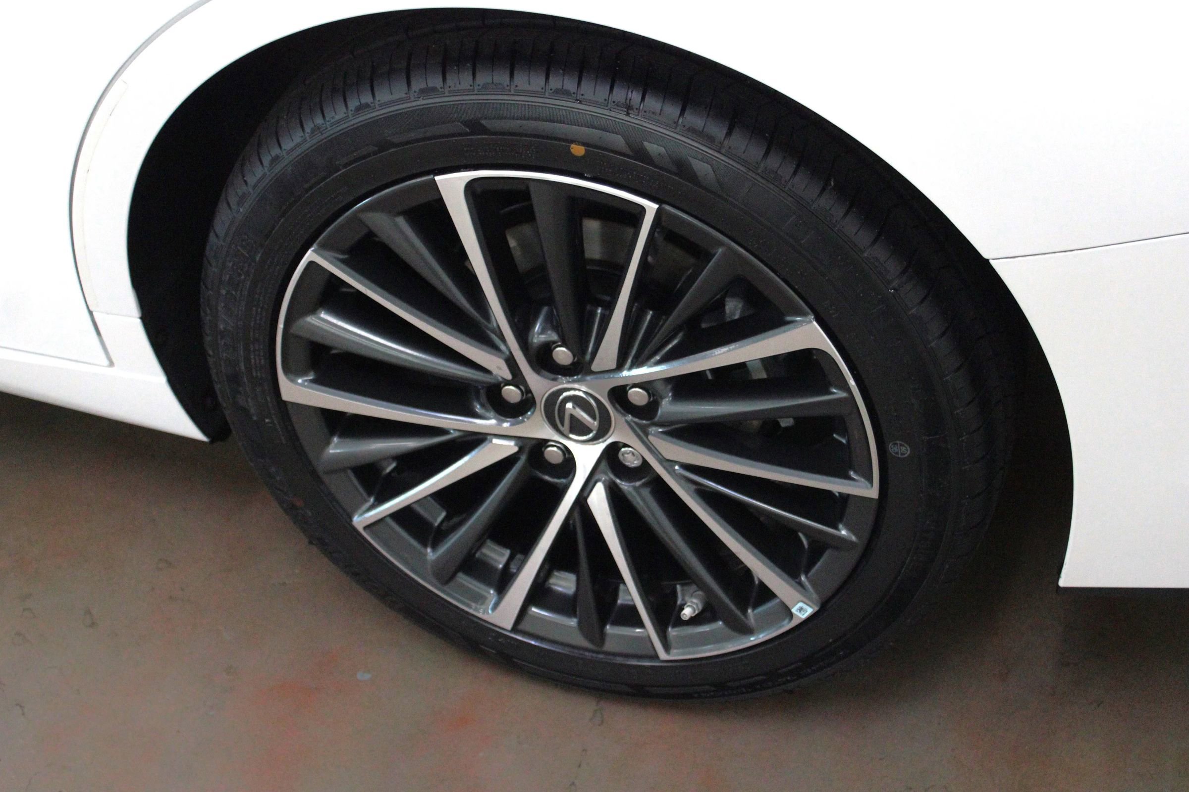 Used 2024 Lexus ES 350 w/ Premium Package image 25