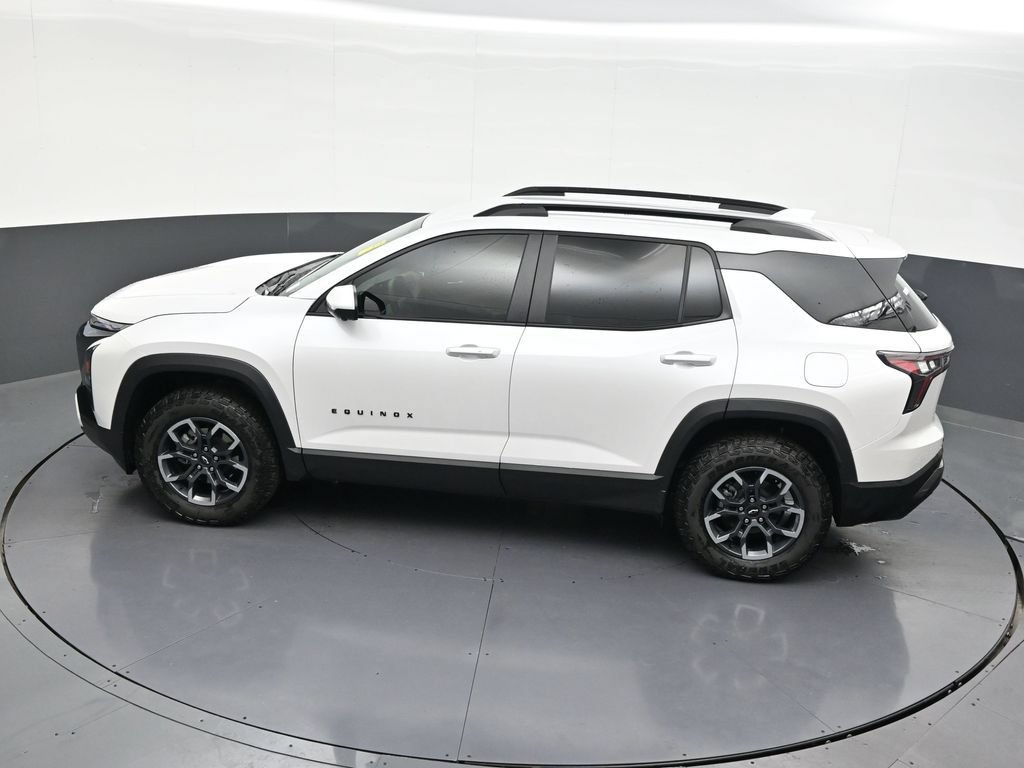 Used 2025 Chevrolet Equinox ACTIV w/ Safety and Technology Package FWD image 17