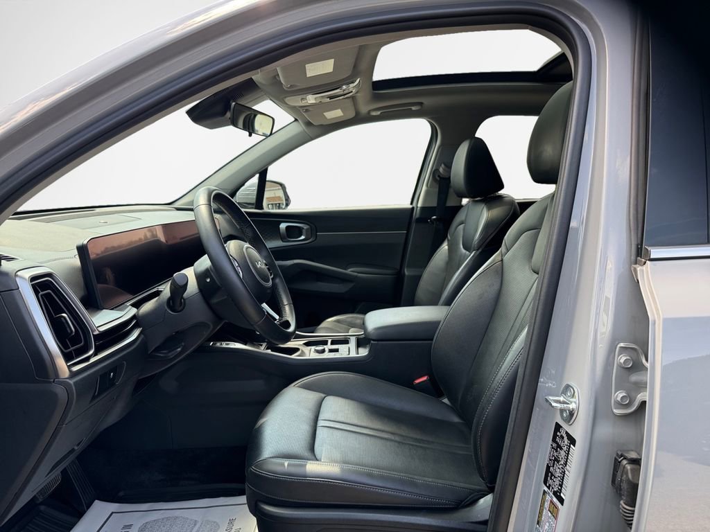 Certified 2024 Kia Sorento S w/ Panoramic Sunroof Package AWD/4WD image 12
