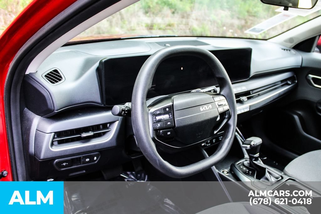 Used 2025 Kia K4 FWD image 29