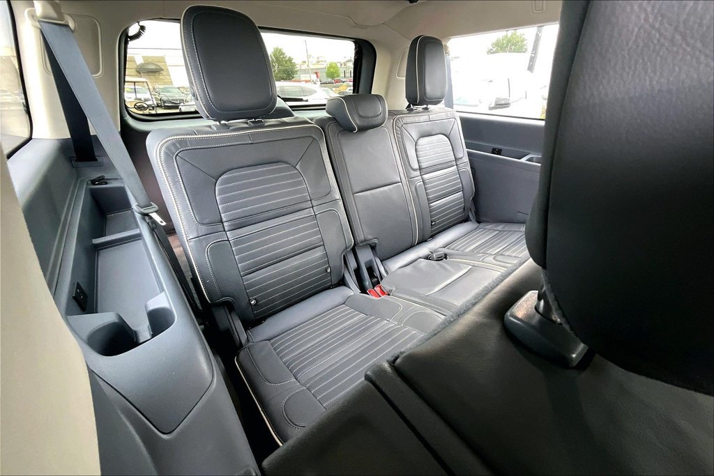 Used 2024 Lincoln Navigator L Black Label AWD/4WD image 38
