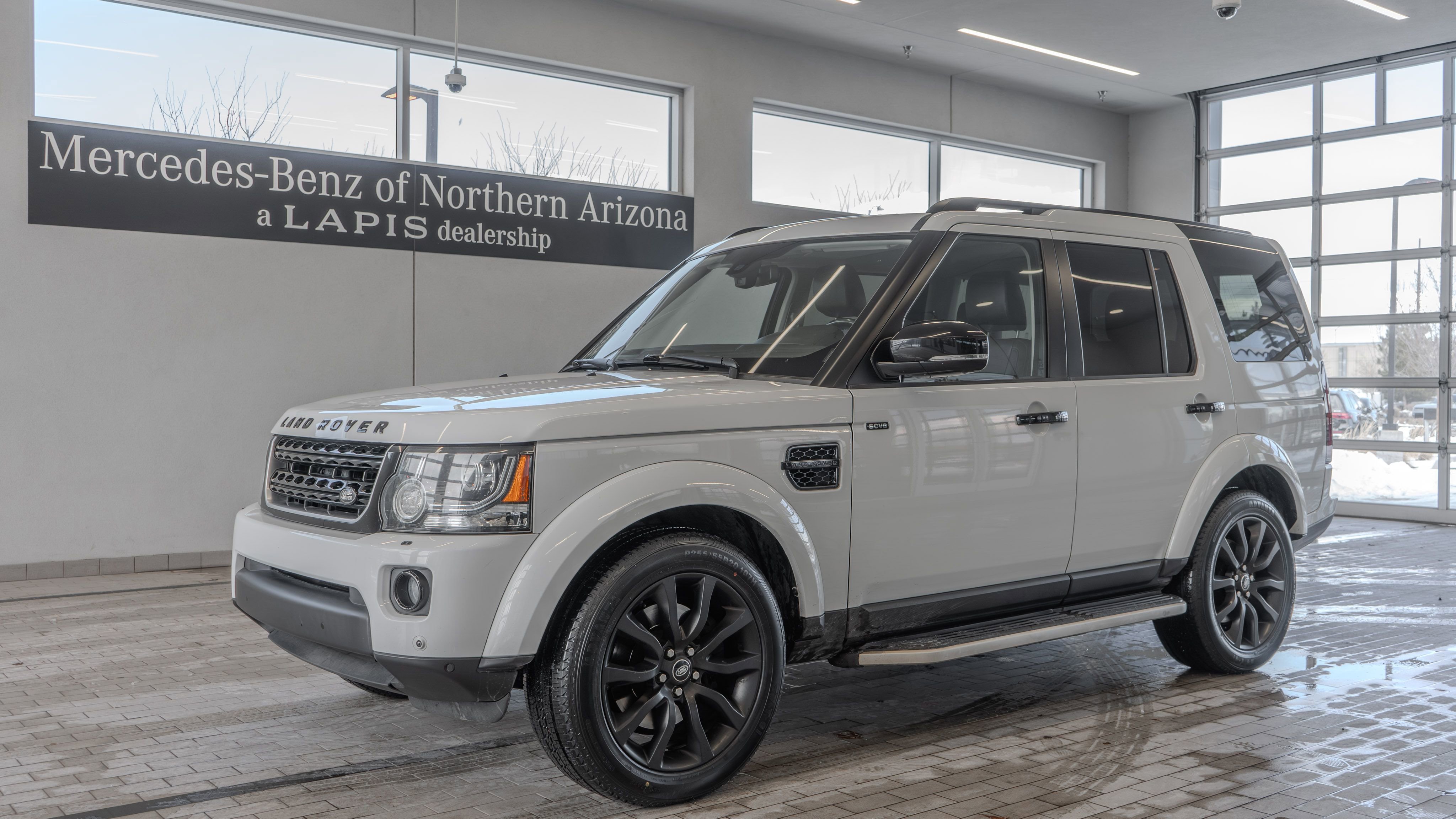 Used 2015 Land Rover LR4 HSE LUX image 3