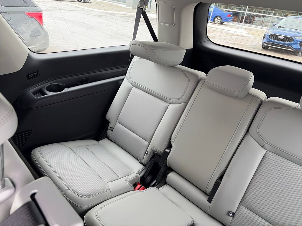 Used 2025 Ford Expedition Max Platinum image 37