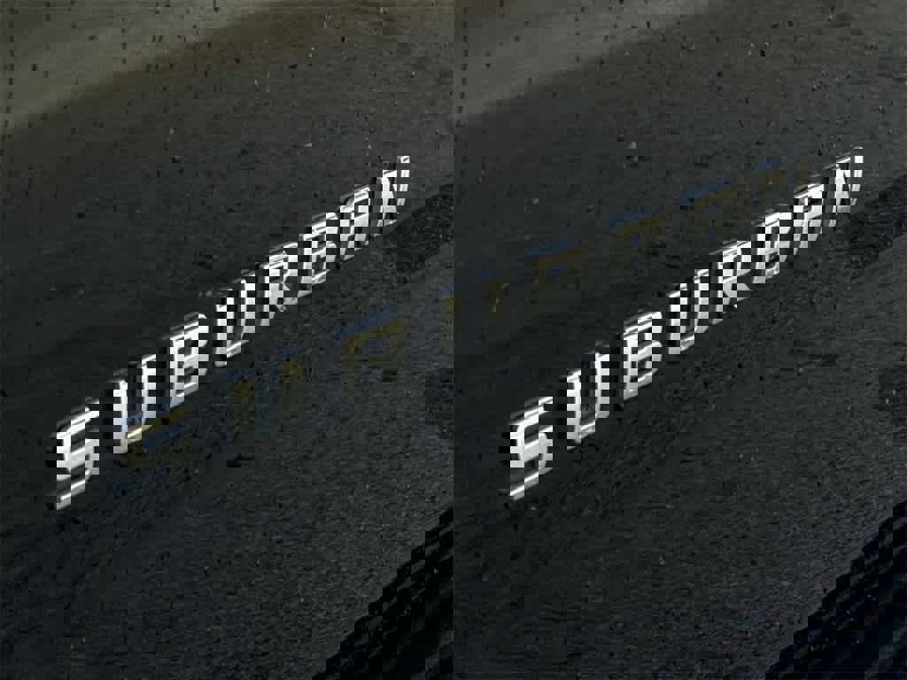 Used 2018 Chevrolet Suburban LT image 8