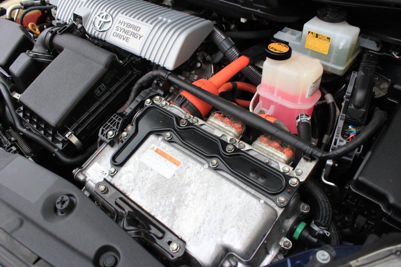 Used 2011 Toyota Prius Three w/ Navigation Pkg image 25