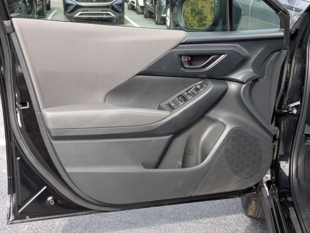 Used 2024 Subaru Crosstrek 2.0i Premium image 2