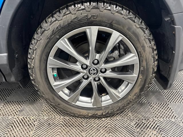 Used 2017 Toyota RAV4 Limited w/ All Weather Liner Package AWD/4WD image 9