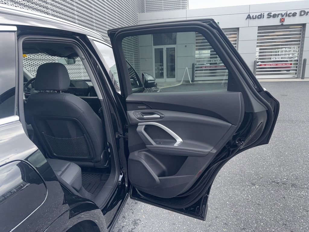 Certified 2025 Audi Q5 2.0T Premium Plus w/ Premium Plus image 12