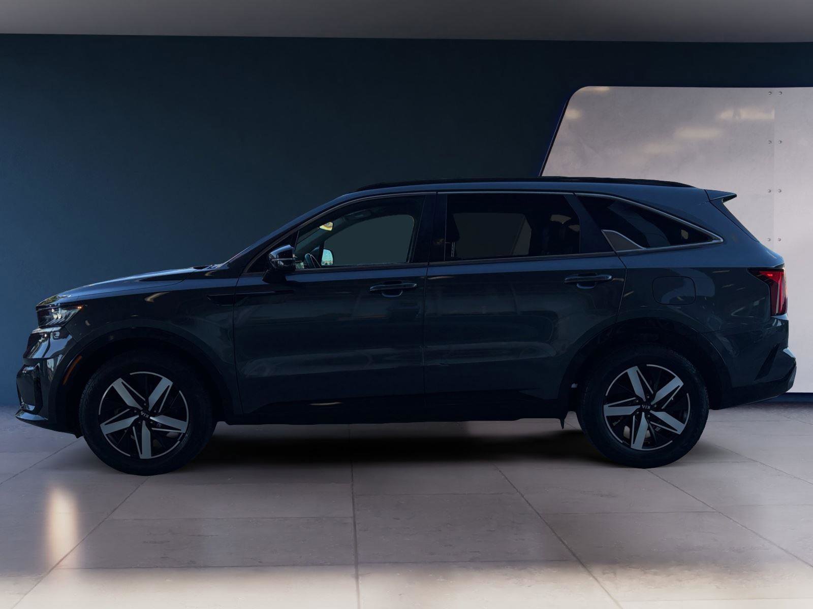Used 2021 Kia Sorento S FWD image 2