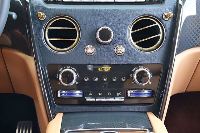 Certified 2023 Rolls-Royce Cullinan Black Badge AWD/4WD image 24